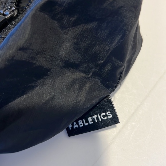 Fabletics Womens Black Hooded Short Sleeve Windbreaker Size Large - Picture 14 of 17